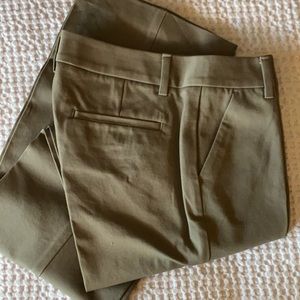 Eddie Bauer cotton/ spandex women’s pants 4 Tall